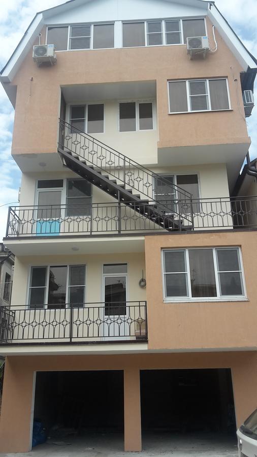 Mini Hotel Na Aiaaira Soechoemi Buitenkant foto